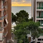 Costal Crown - Luxury 2br Seafront Apartment Golem (Tirana)