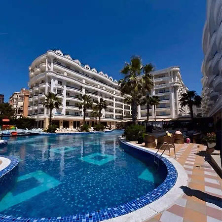 Costal Crown - Luxury 2br Seafront アパート *