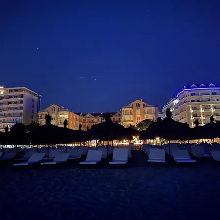 Costal Crown - Luxury 2br Seafront