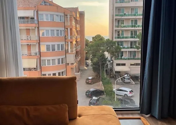 Costal Crown - Luxury 2br Seafront Golem (Tirana)