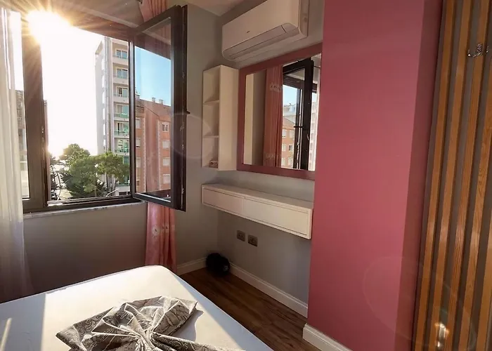 Costal Crown - Luxury 2br Seafront Lejlighed